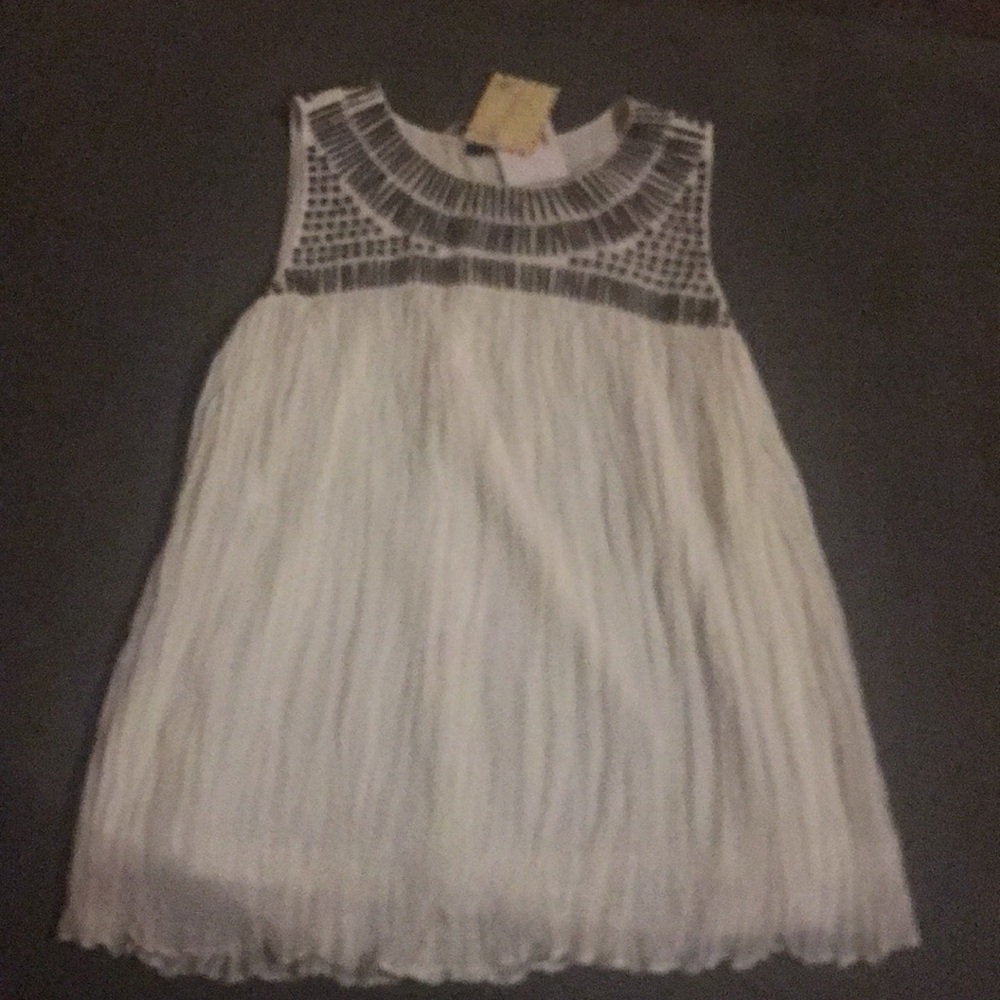 Sleeveless tunic